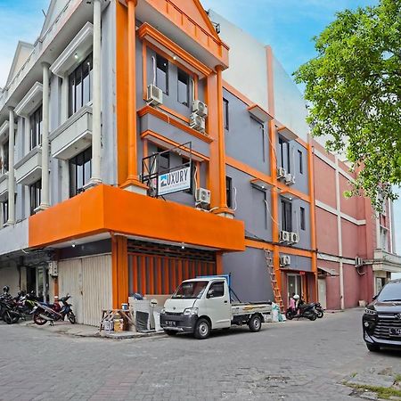 Oyo 91727 Luxury Homestay Sidoarjo Gedangan Exterior foto