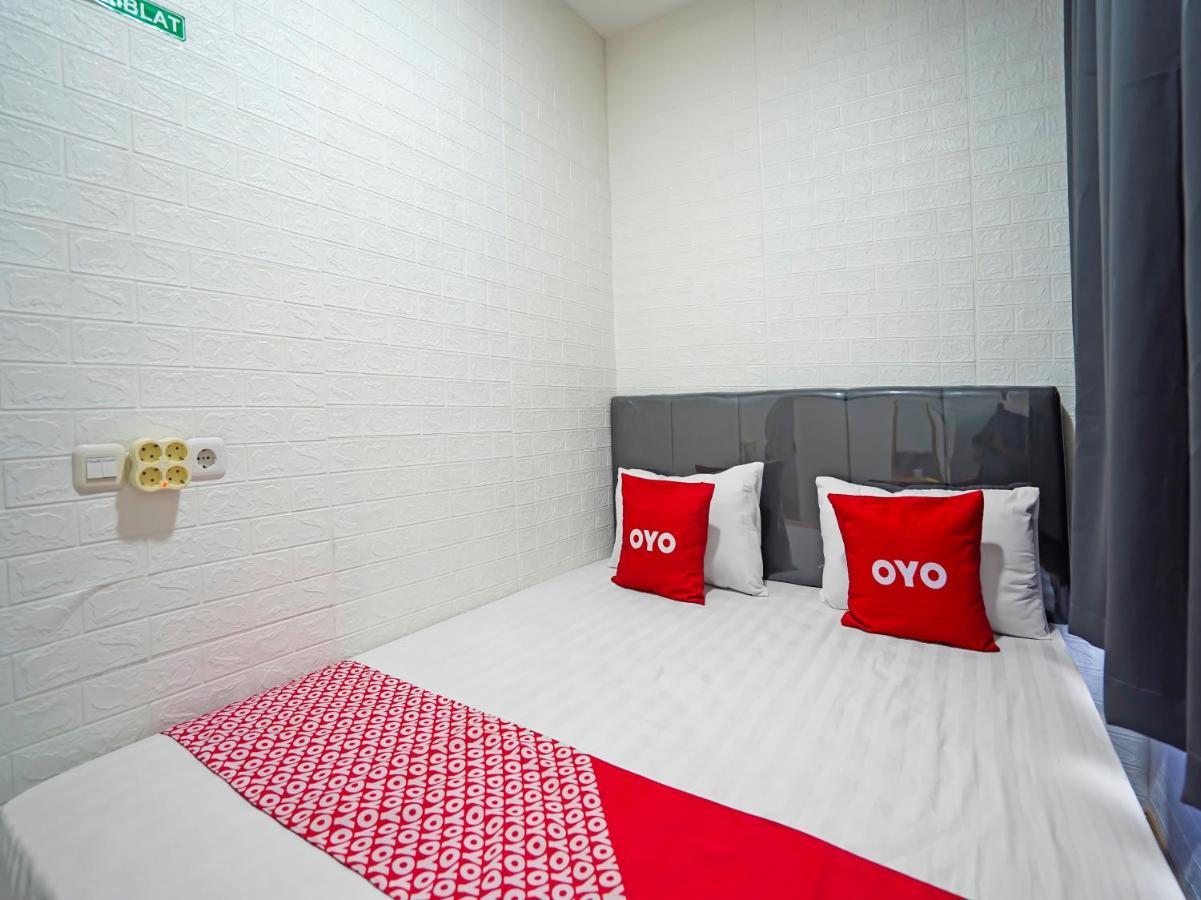 Oyo 91727 Luxury Homestay Sidoarjo Gedangan Exterior foto