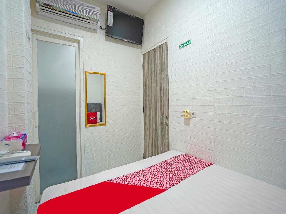Oyo 91727 Luxury Homestay Sidoarjo Gedangan Exterior foto